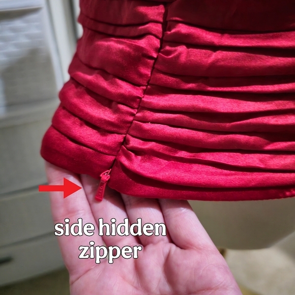 Bebe ✦ Red Satin One-Shoulder Top ✦ Braided Beaded Strap Ruched Bodice M EUC - Picture 5 of 16